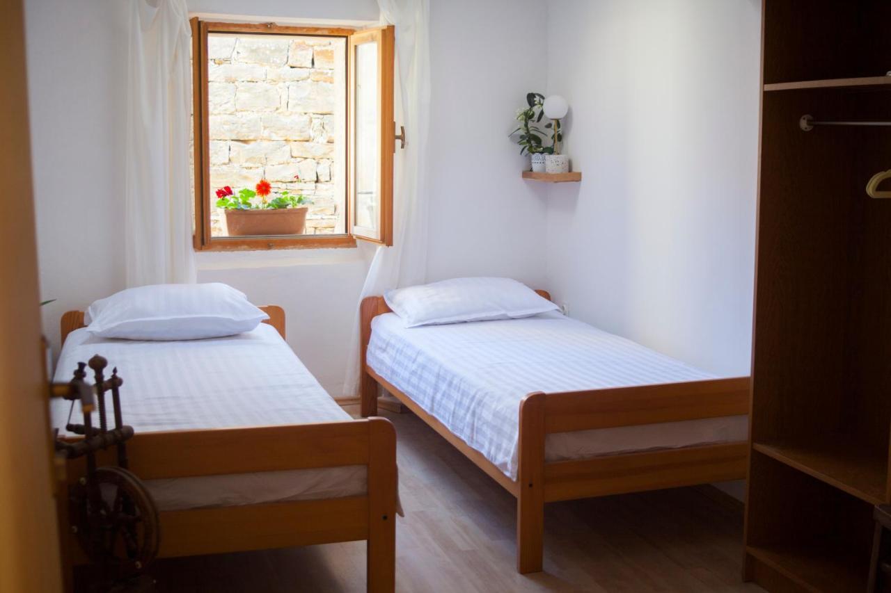 Amarilis Rooms Grožnjan Exterior foto